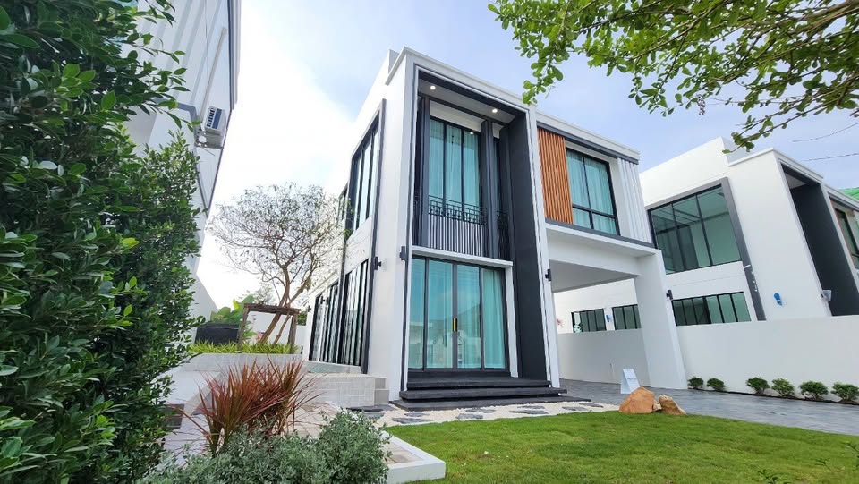 Modern Pool Villa house for sale, Hang Dong