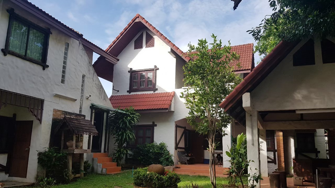 For sale 13 million baht, Chiang Mai city, near international school, free transfer