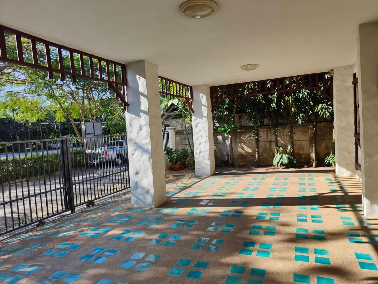 For sale 13 million baht, Chiang Mai city, near international school, free transfer