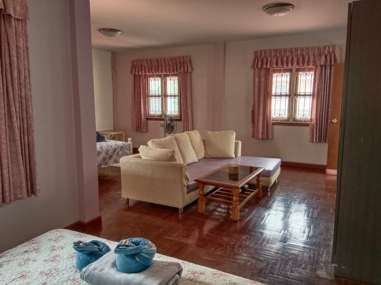 For sale 13 million baht, Chiang Mai city, near international school, free transfer