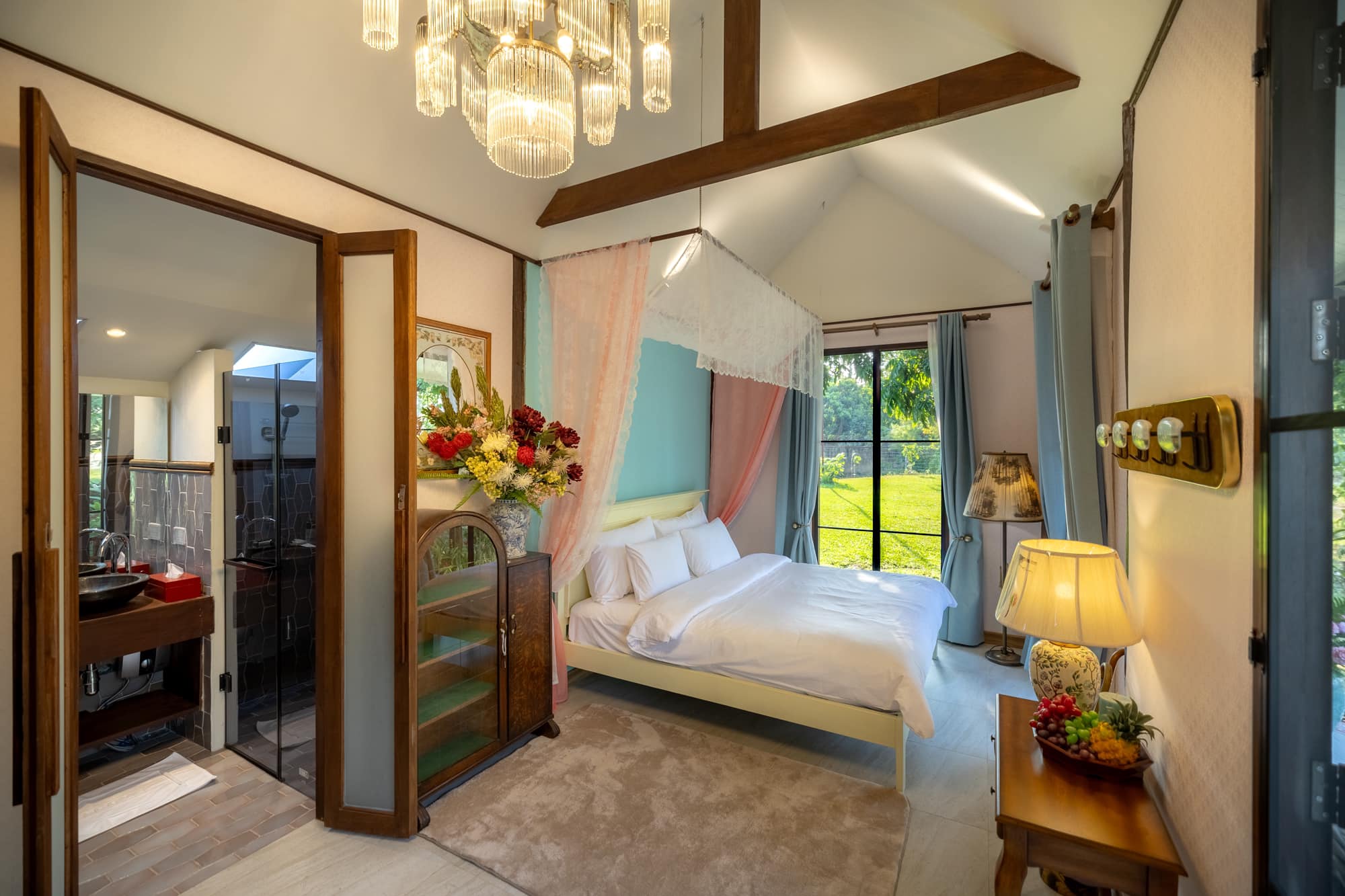 ​Luxury pool villa by the waterfront 
