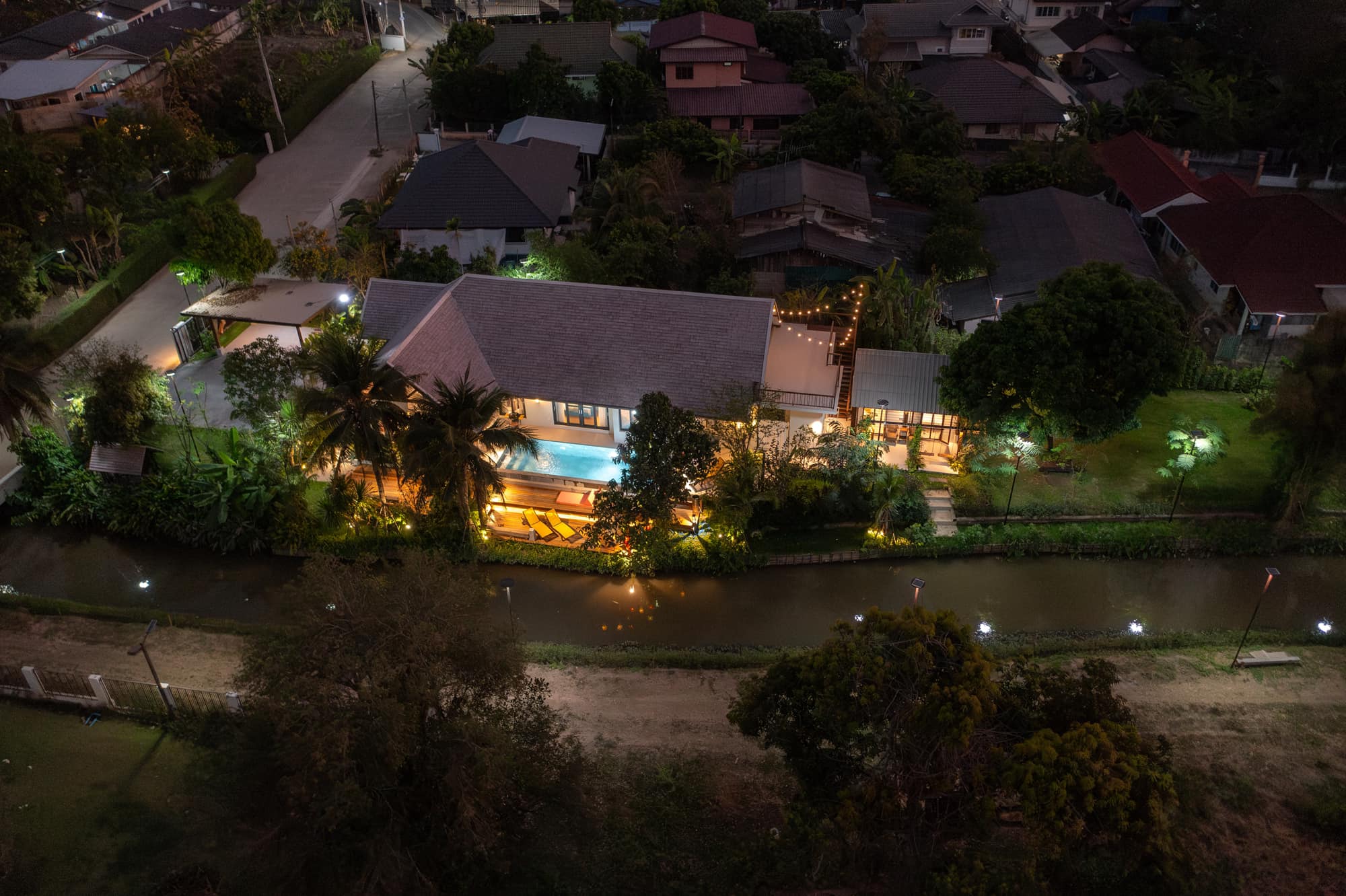 ​Luxury pool villa by the waterfront 