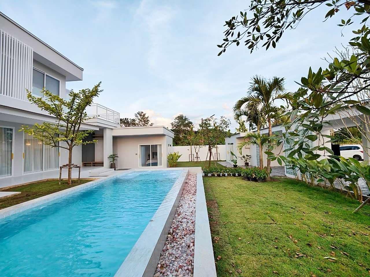 The stunning modern luxury  pool villa for sale