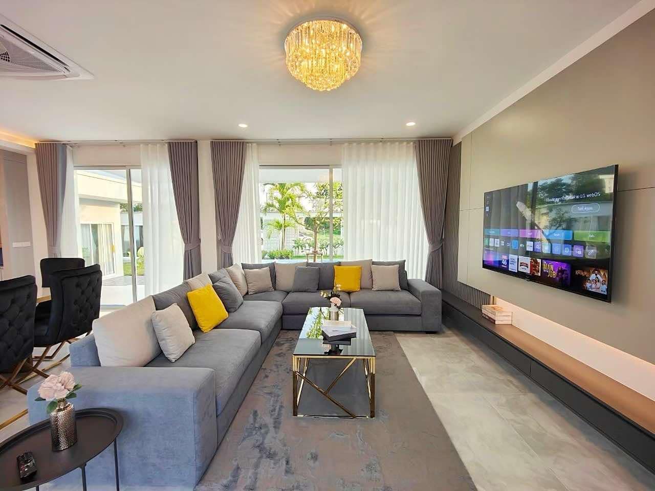 The stunning modern luxury  pool villa for sale