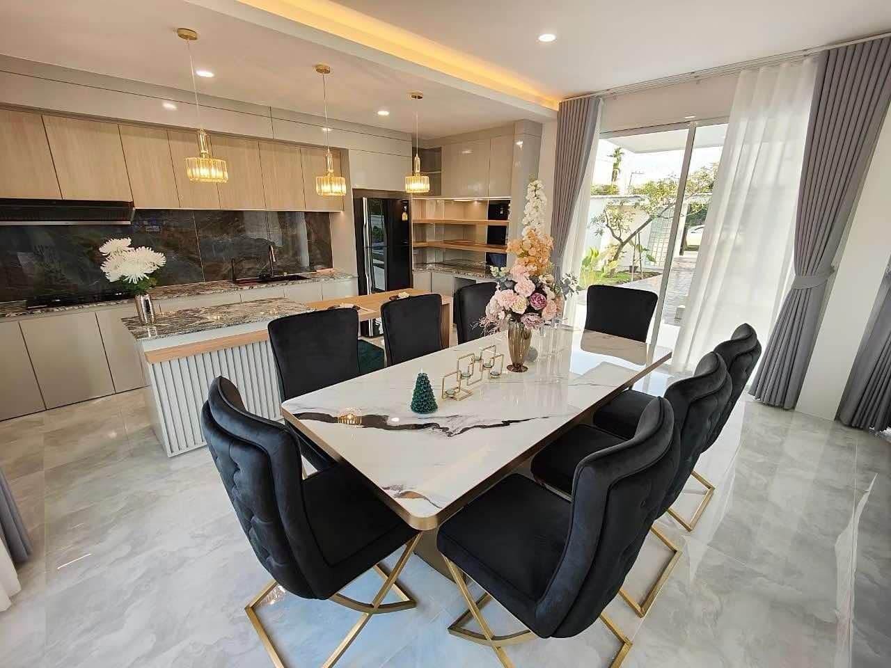 The stunning modern luxury  pool villa for sale
