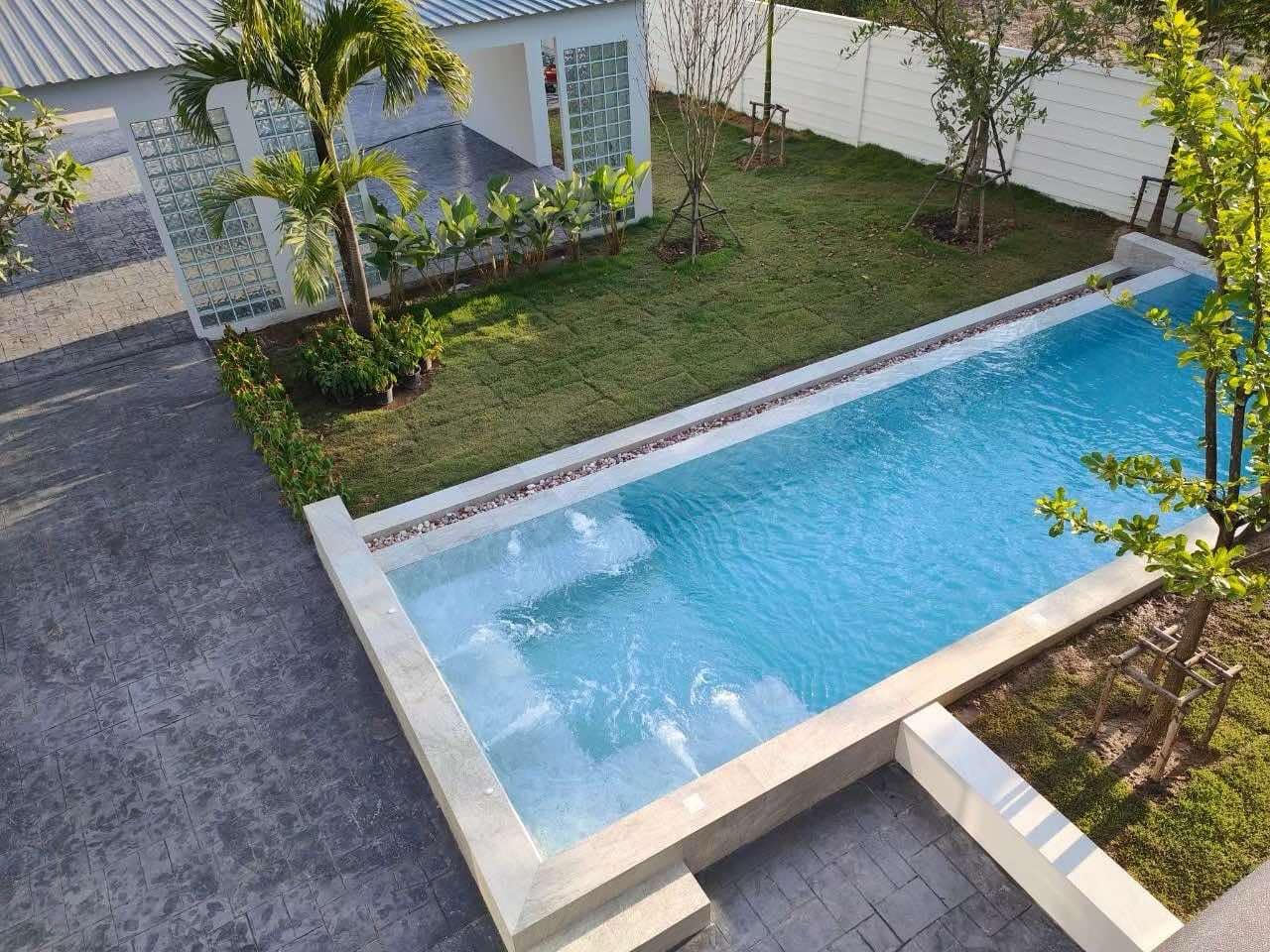 The stunning modern luxury  pool villa for sale
