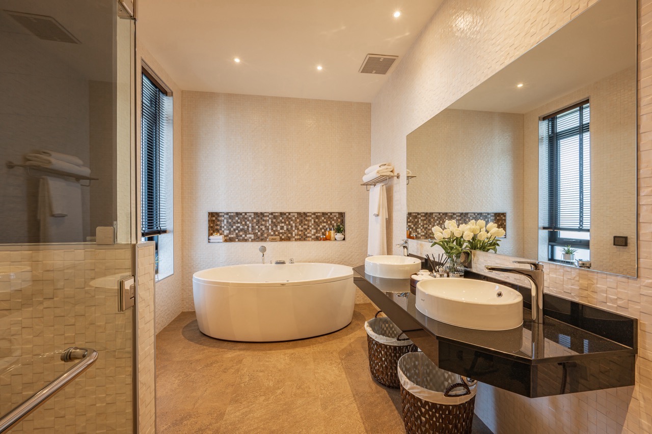 Stunning pool villa for sale  World Club Land 