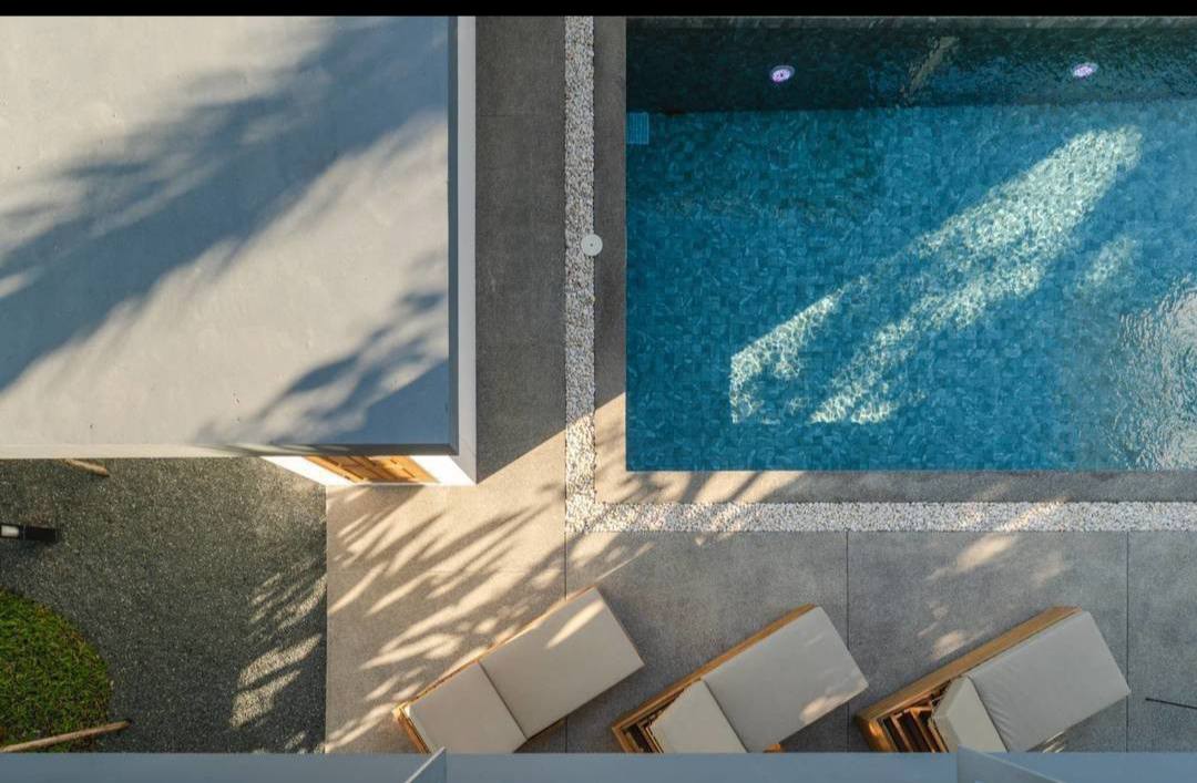 Selling luxury pool villas in Hangdong 