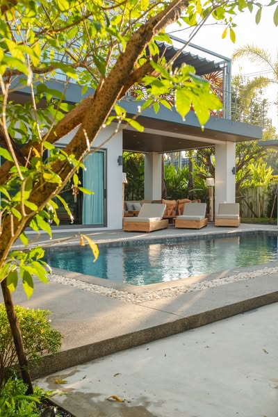 Selling luxury pool villas in Hangdong 