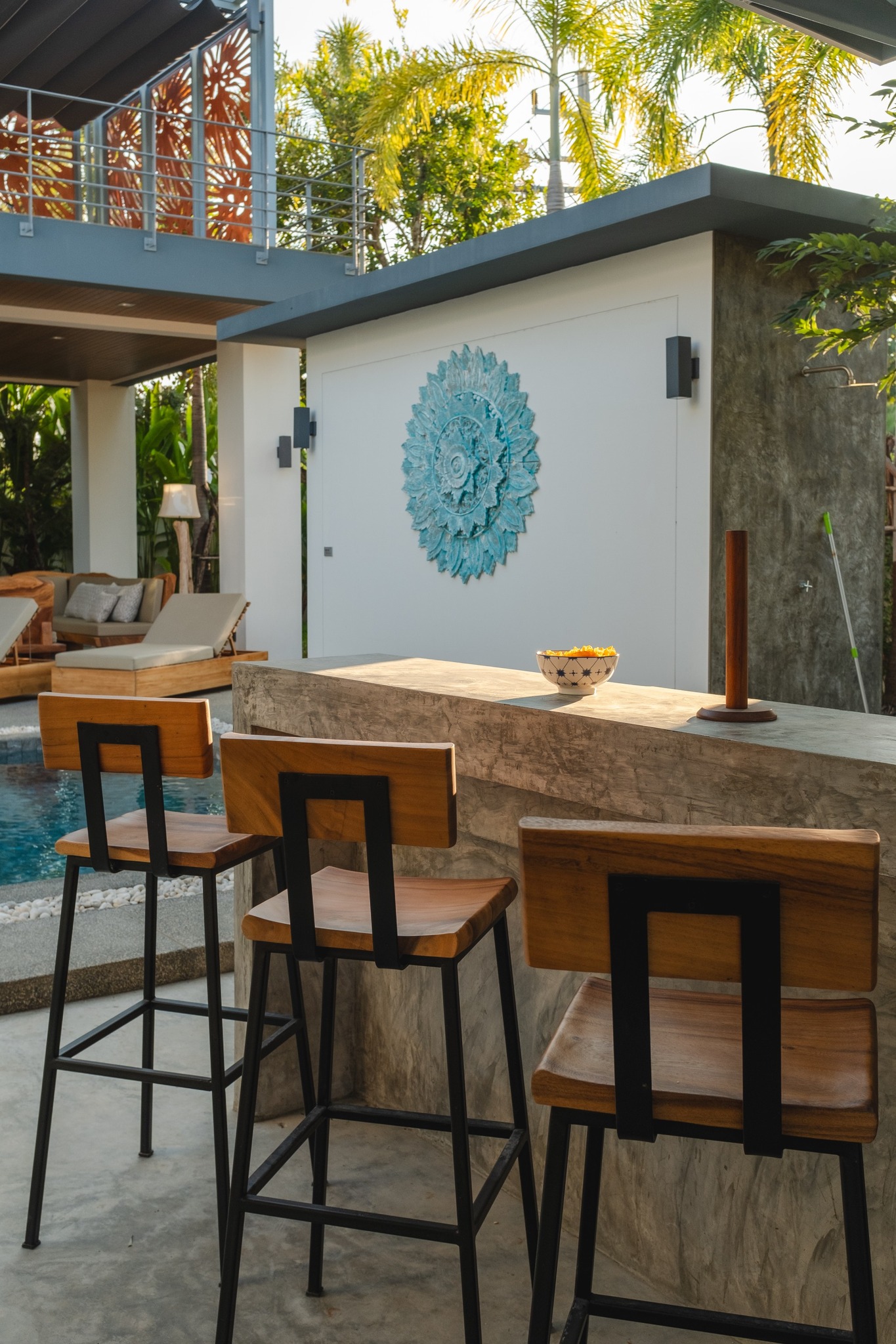 Selling luxury pool villas in Hangdong 