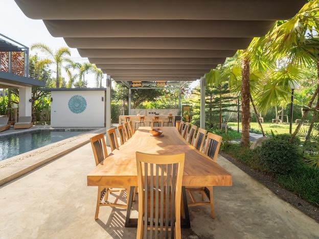 Selling luxury pool villas in Hangdong 