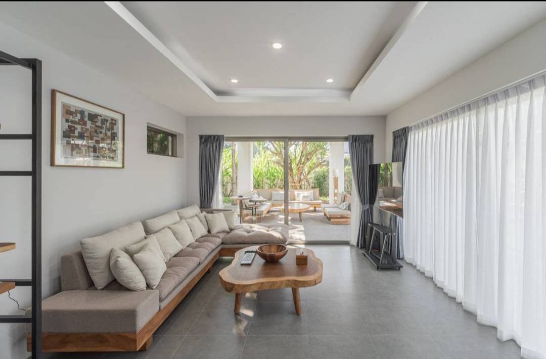 Selling luxury pool villas in Hangdong 