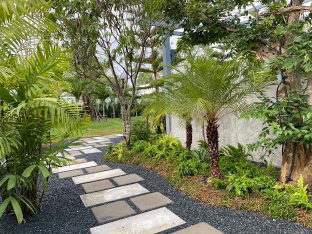 Selling luxury pool villas in Hangdong 